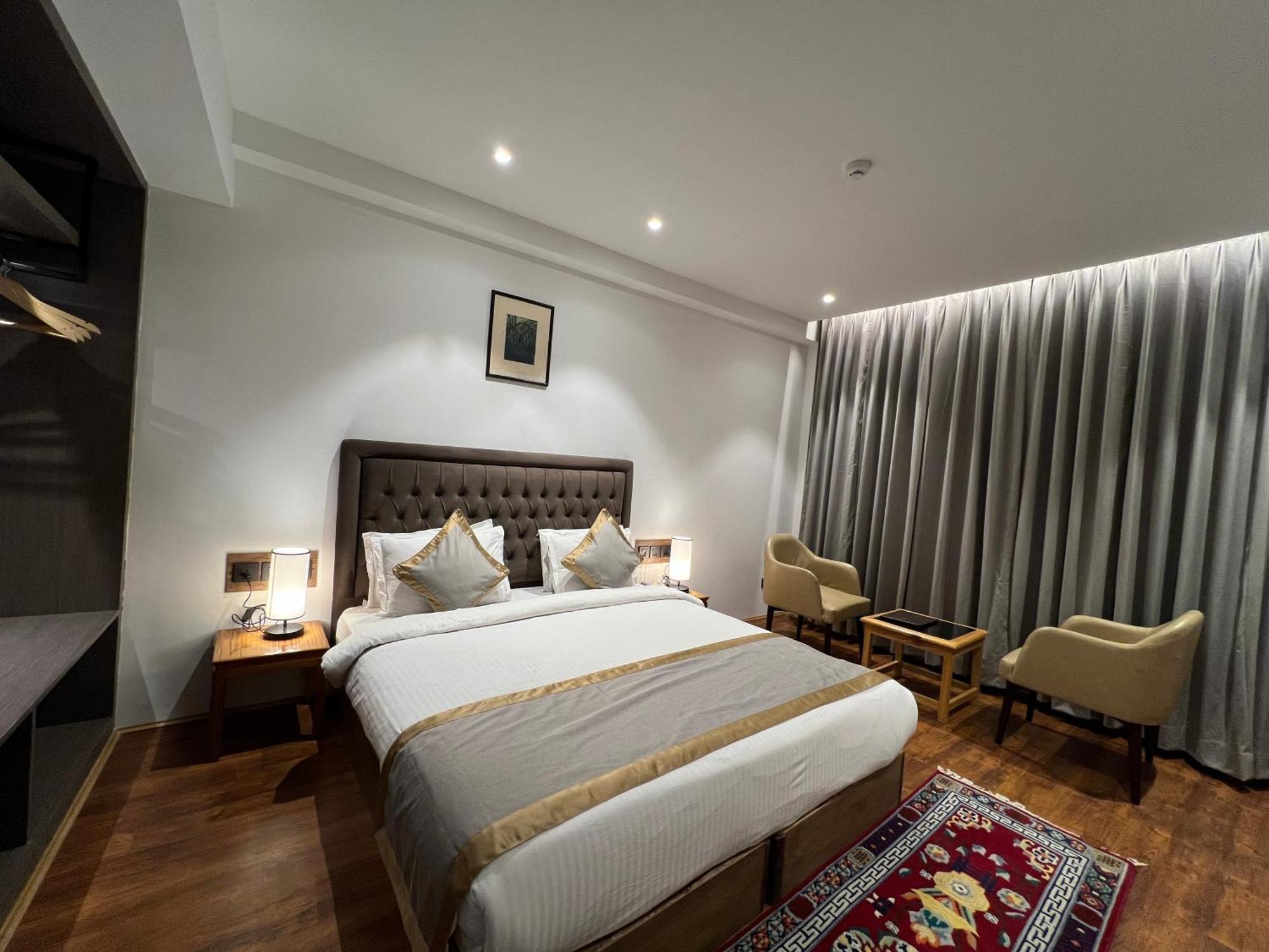 The Pangong Hotel Leh Bagian luar foto