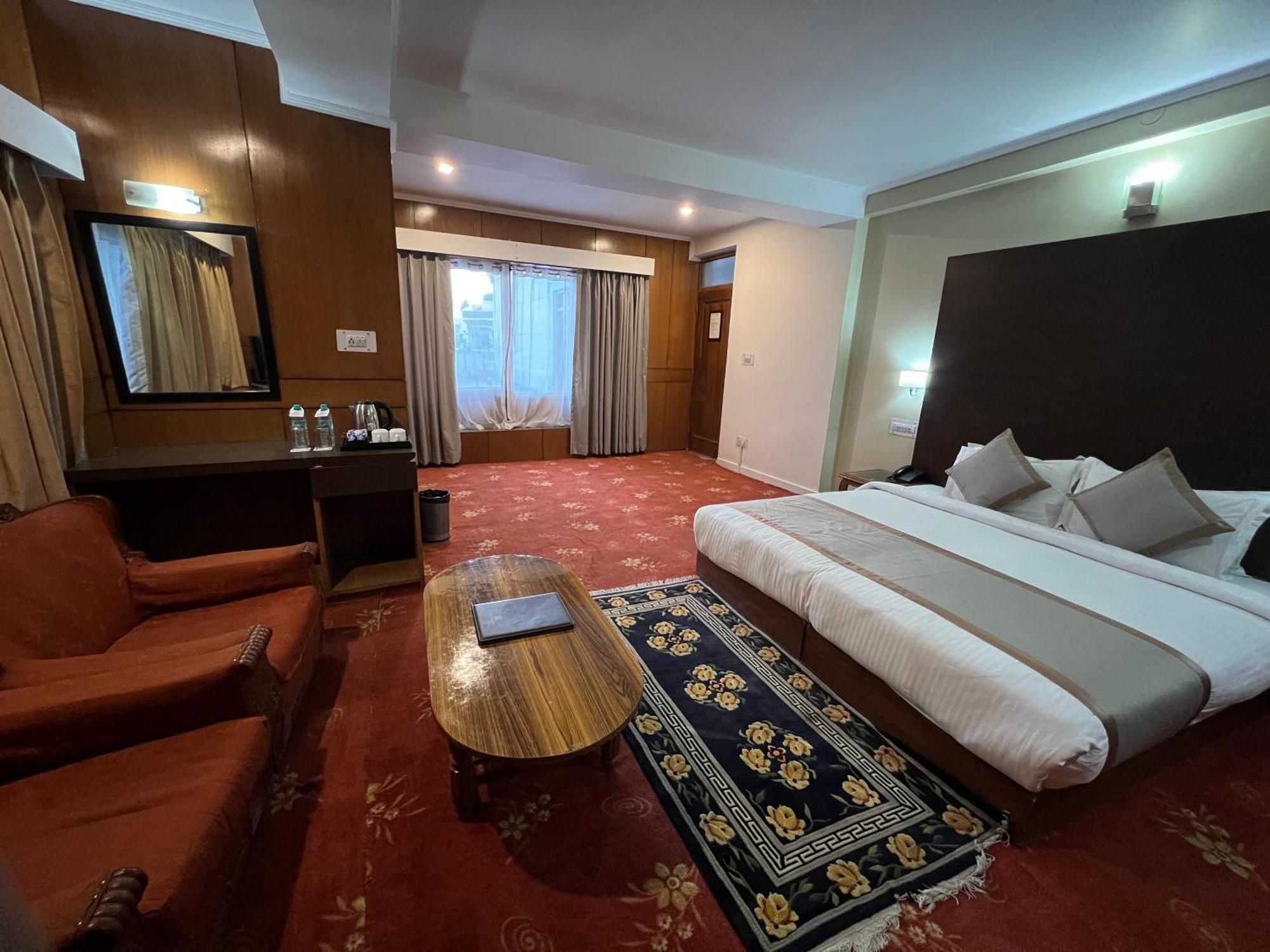 The Pangong Hotel Leh Bagian luar foto